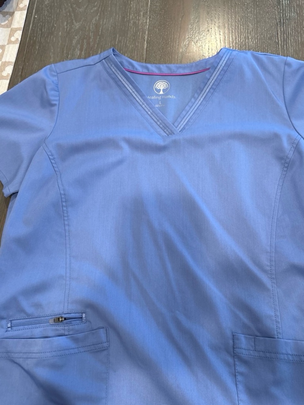 healing hands Women's V-Neck Short Sleeve Scrub Top - Light Blue